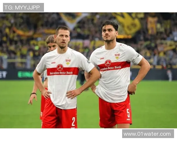 汉堡队惨败，遭遇德甲降级困境，球迷怒斥管理层励精图治