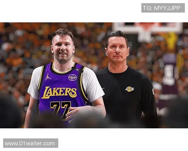 湖人主帅指责球队防守不力,要求球员打出团队精神以应对强敌 湖人主帅指责球队防守不力,要求球员打出团队精神以应对强敌